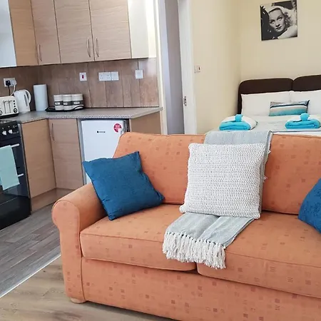 Tuii Appart, Cleveleys Road Holbeck Leeds (West Yorkshire)